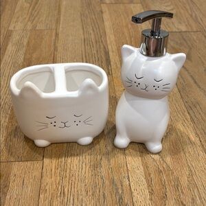 Cat-Themed White Bath Accessory Set